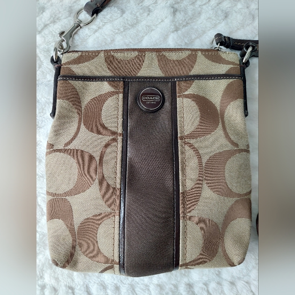 Coach Signature Jacquard w/ Patent Leather Trim Stripe Swingpack Crossbody Bag